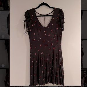 Short, cherry print summer dress! 🍒